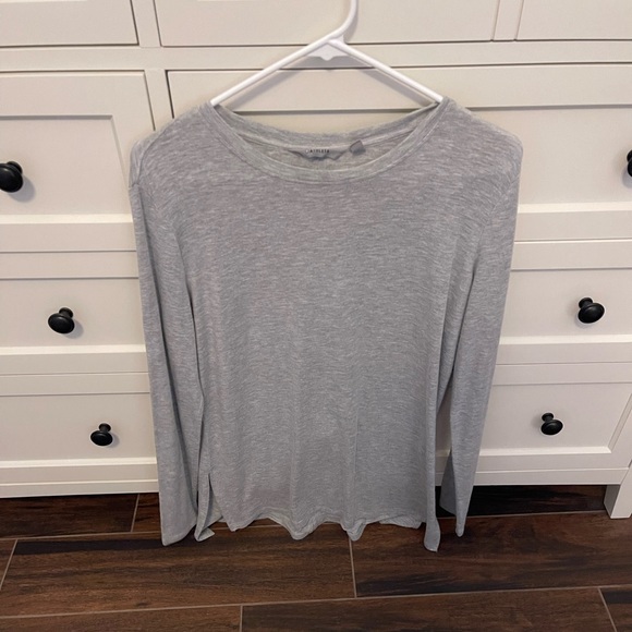 Athleta Threadlight Layering Long Sleeve Gray Heather T-Shirt Size Small - Picture 1 of 7
